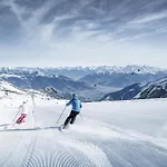 Alpine Escape Cozy Retreat Near Maiskogel 아파트