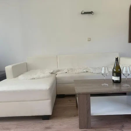 Alpine Escape Cozy Retreat Near Maiskogel 卡普伦