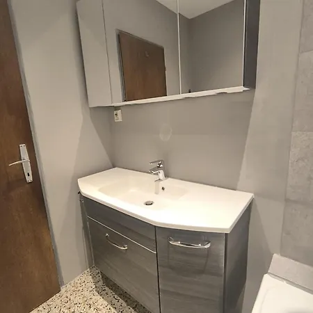 Alpine Escape Cozy Retreat Near Maiskogel 公寓