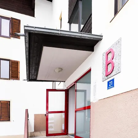 Alpine Escape Cozy Retreat Near Maiskogel Appartamento